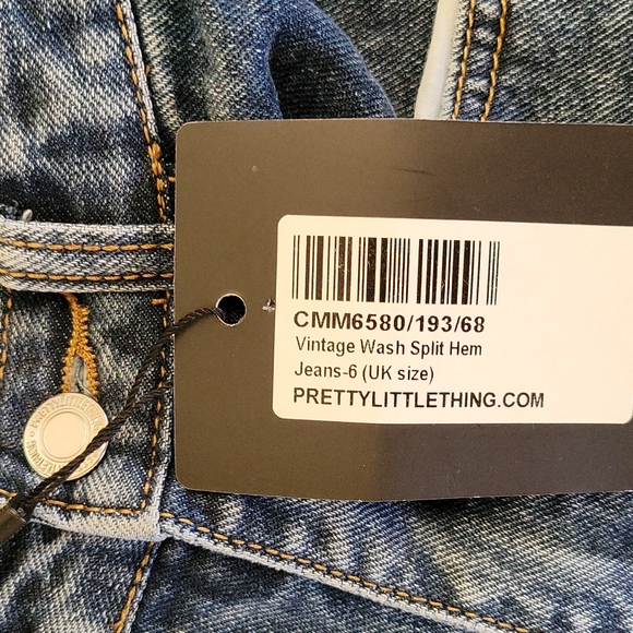 NWT PrettyLittleThing Vintage Wash Split Hem Jean - Picture 12 of 16
